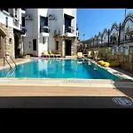 Ξενοδοχείο με διαμερίσματα Wb Weekend Αλικαρνασσός