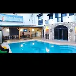 Ξενοδοχείο με διαμερίσματα Wb Weekend 4*