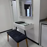Wb Weekend Aparthotel 4*