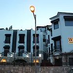 Wb Weekend Apartahotel 4*