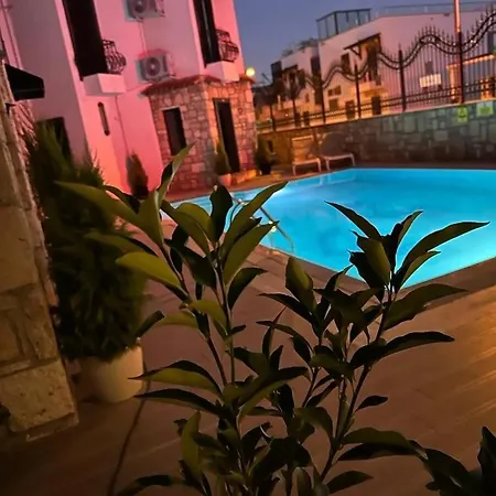 Wb Weekend Aparthotel