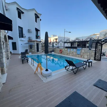 Wb Weekend Aparthotel 3*