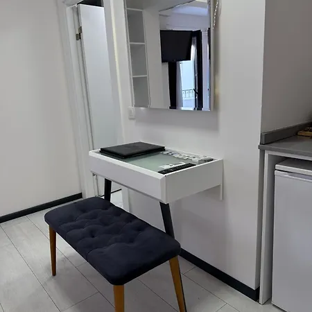 Wb Weekend Aparthotel 3*