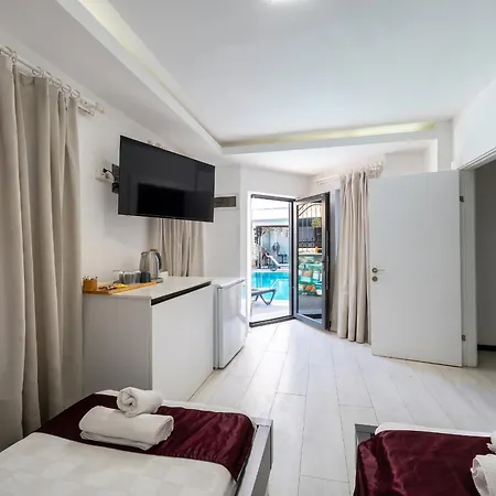 Wb Weekend Apart-hotel