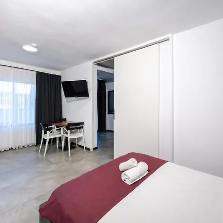 Wb Weekend Apart-hotel